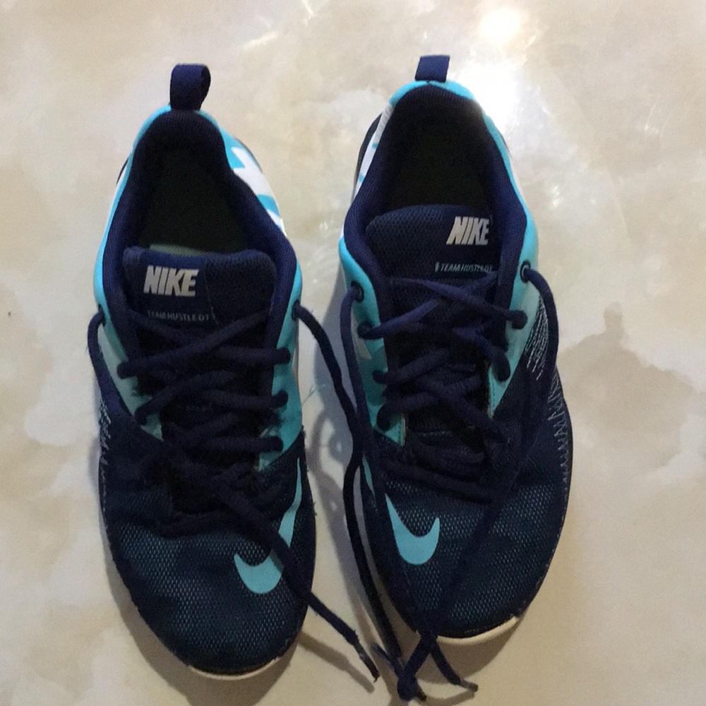 Nike Team Hustle - Picture 1 of 4